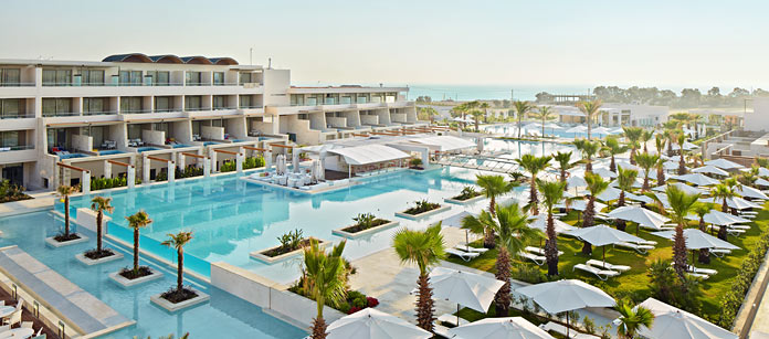 Barnvänliga hotell Avra Imperial Beach Resort & Spa.