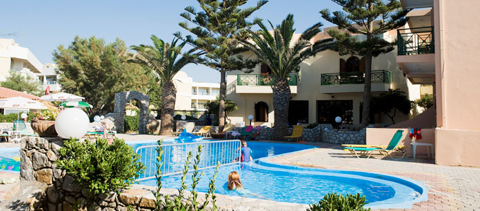 Hotell Troulakis - familjehotell med bra barnrabatter.