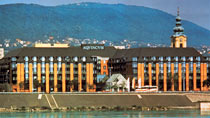 Koppla av på ett spahotell - Ramada Plaza Budapest.