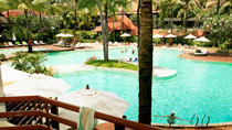 Koppla av på ett spahotell - Patong Beach Hotel.