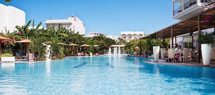 Hotell Peridis Family Resort - familjehotell med bra barnrabatter.