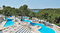 Barnvänliga hotell Iberostar Club Cala Barca.