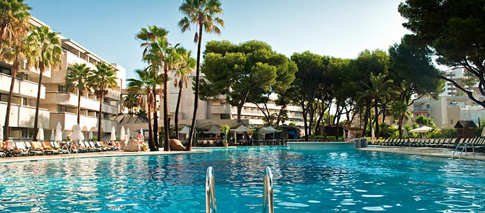 Hotell Iberostar Royal Cristina - familjehotell med bra barnrabatter.